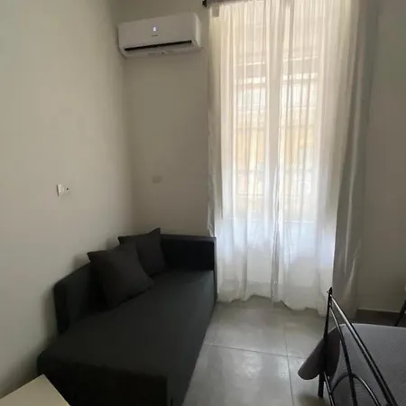 فندق مبيت وإفطار Casa Manfredi نابولي